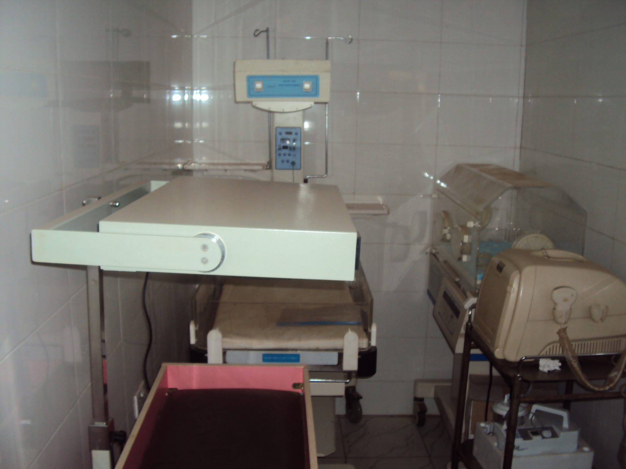 Fully-equipped surgical procedure theatres to accommodate various surgical procedures.